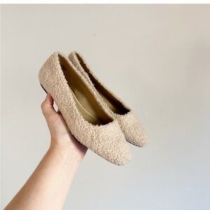 Ann Taylor Beige Textured Loafers Sherpa 5.5